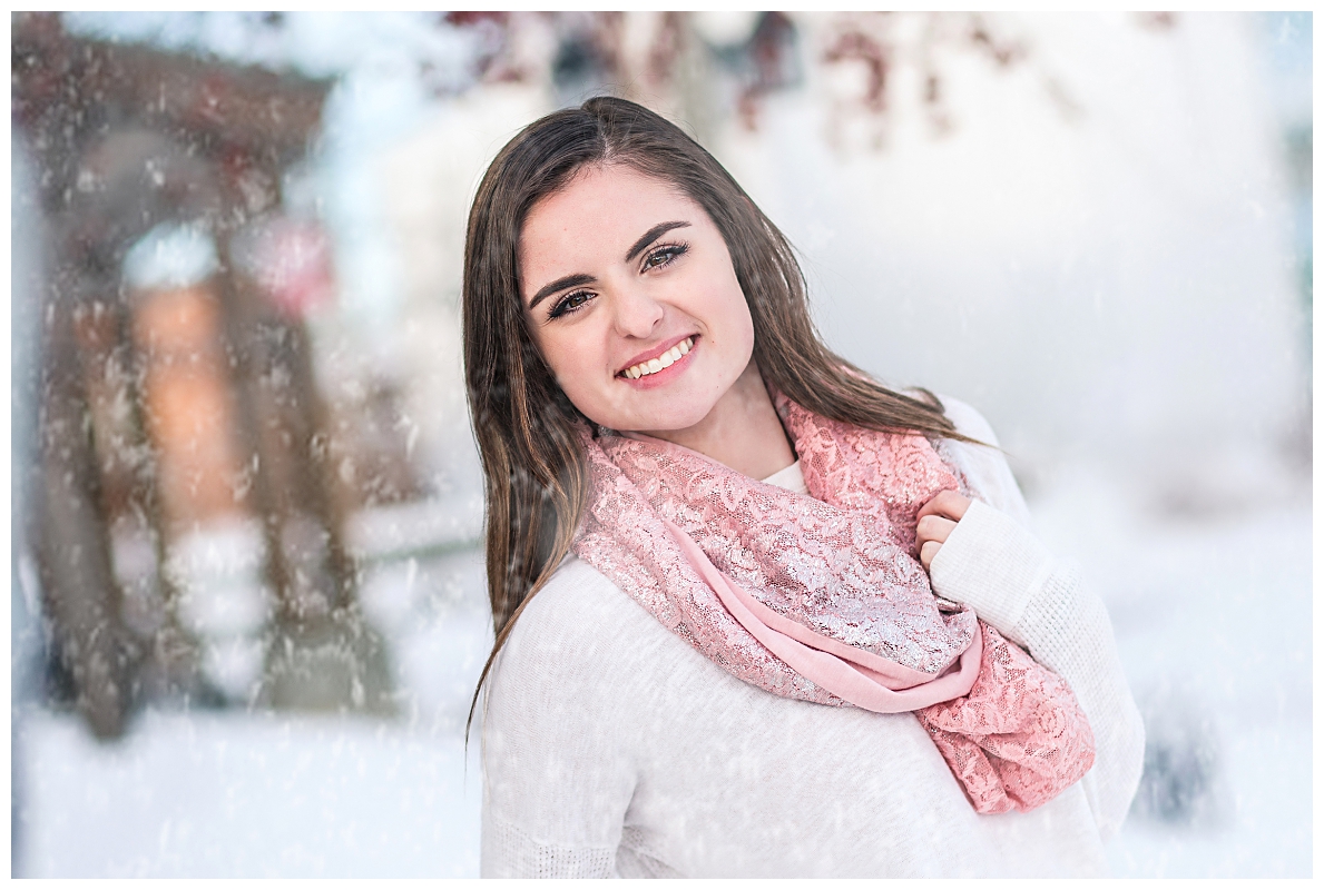 Senior Pictures in the Snow_0007.jpg