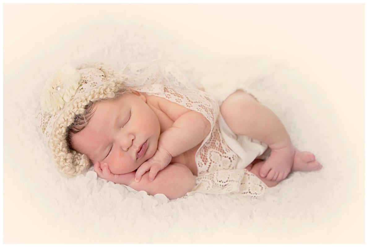 Bismarck Newborn Photographer_0011.jpg