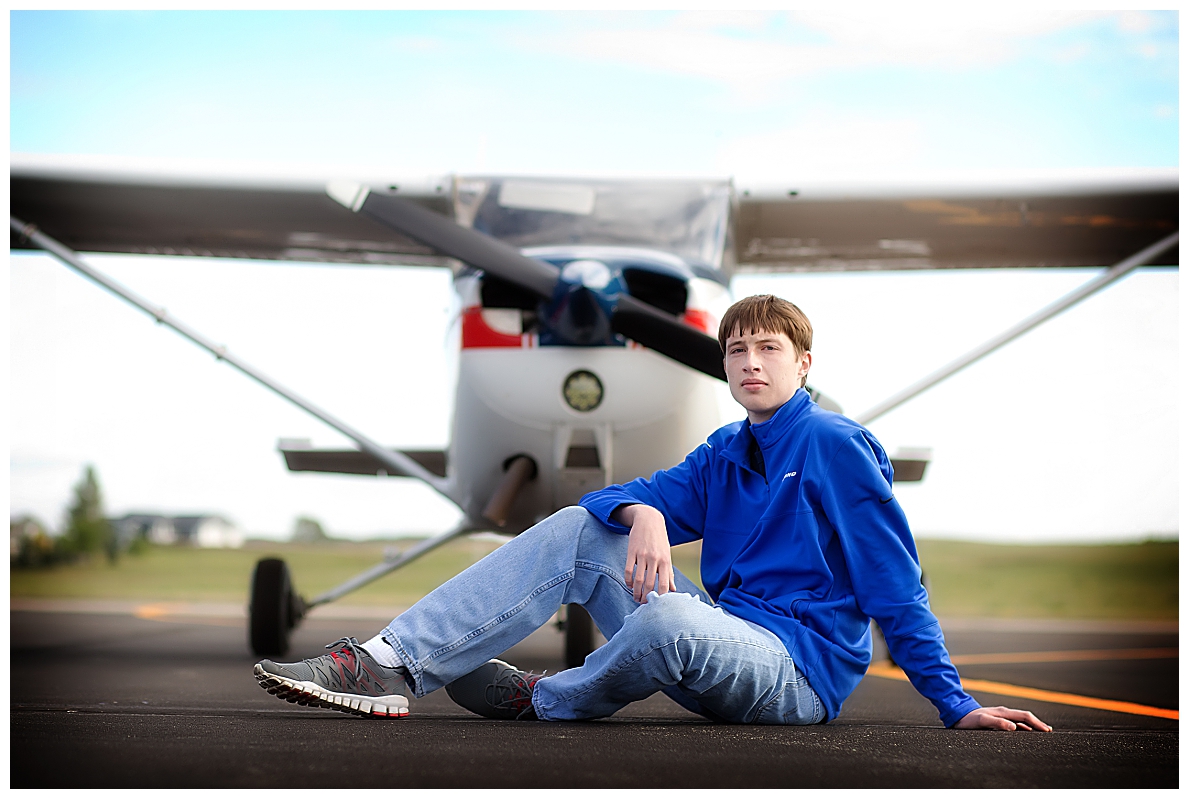 Senior Pictures with an airpolan