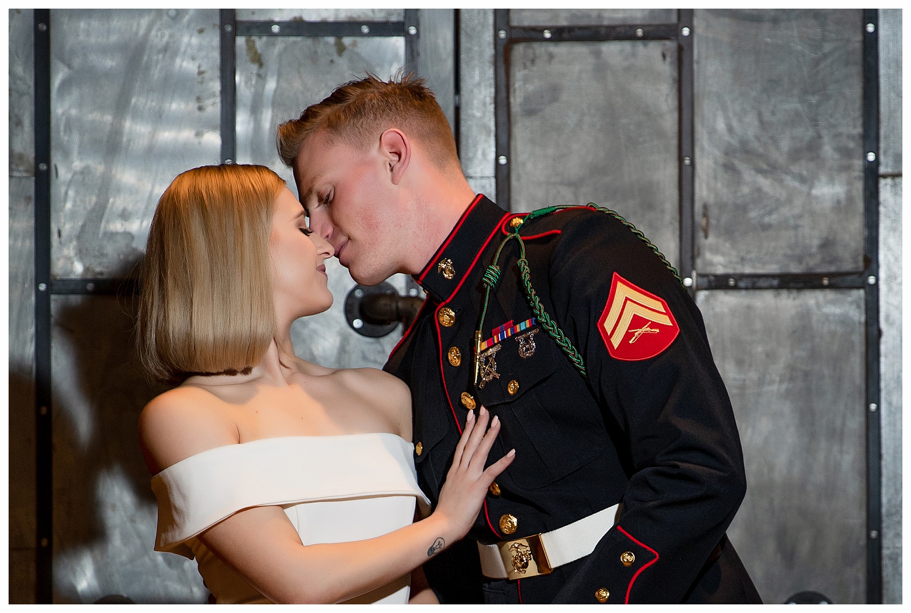 Engagement pictures in military uniform